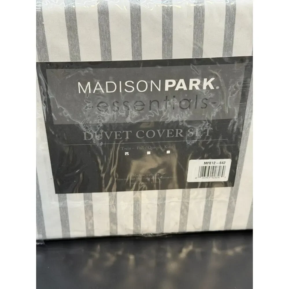 Madison Park Essentials Twin Duvet & Pillowcae ~ Grey Stripe ~ New